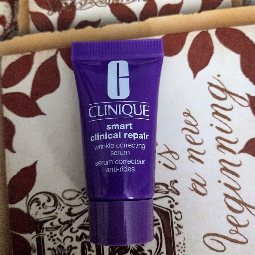 Clinique Smart Clinical Repair Wrinkle Correcting Serum . 17 oz Mini